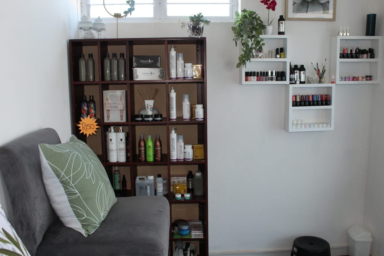 Waiting area and product display shelving at CarenM